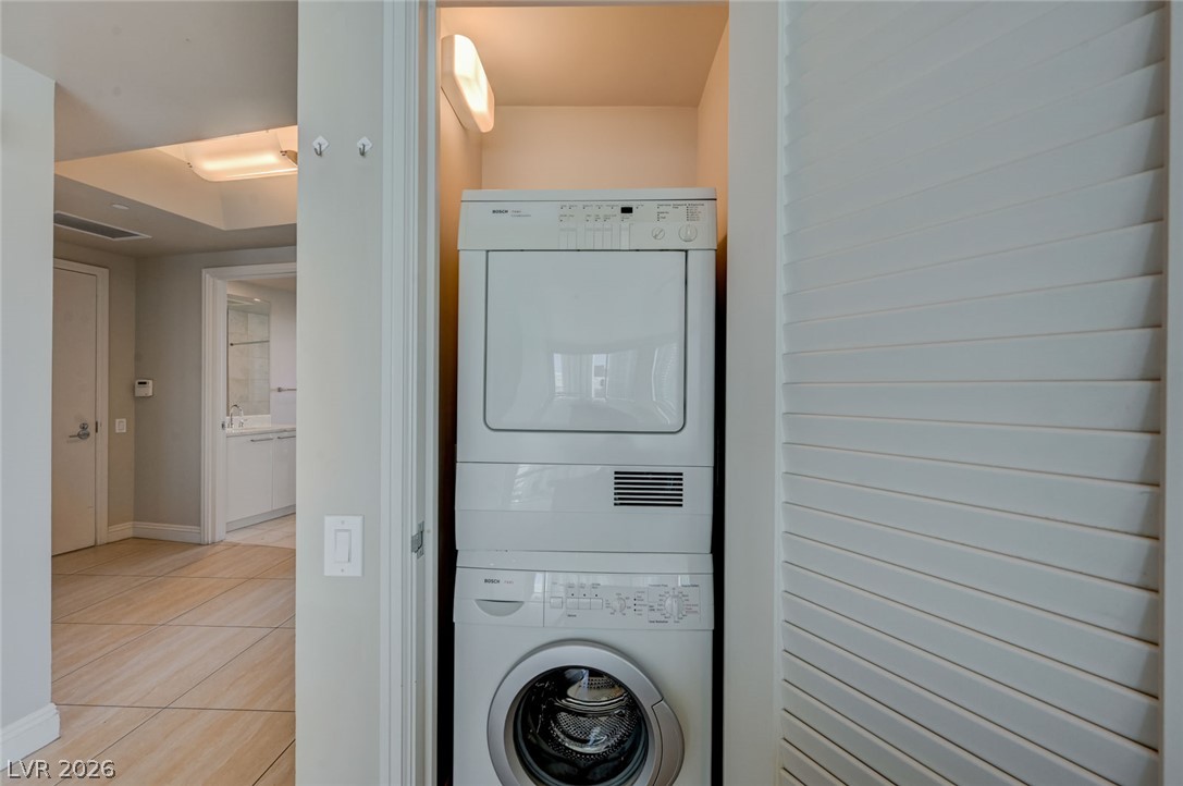 222 Karen Avenue 1602 Property Photo 16
