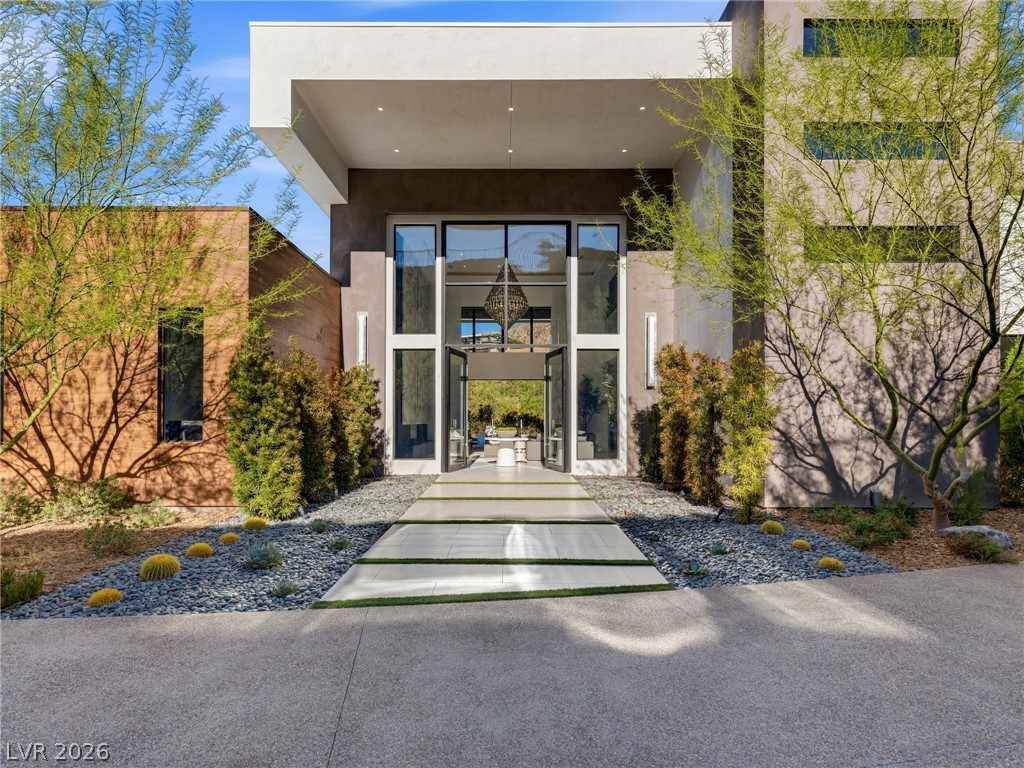 1 Sanctuary Peak Court Property Photo 3