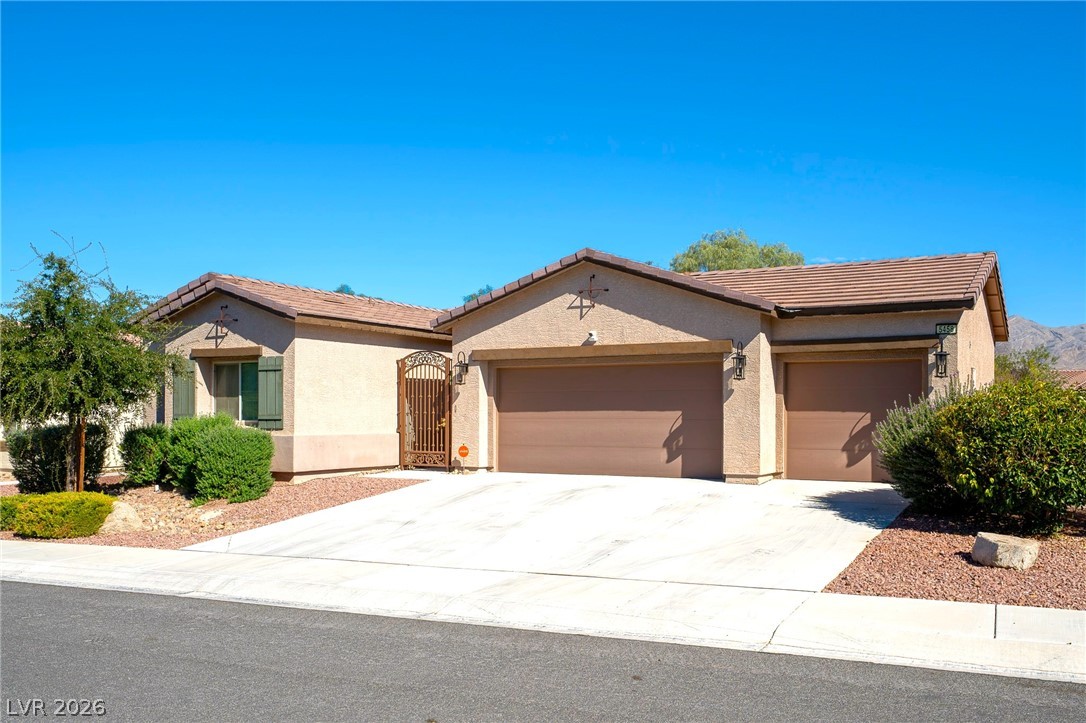 5458 East Volterra Drive Property Photo 1