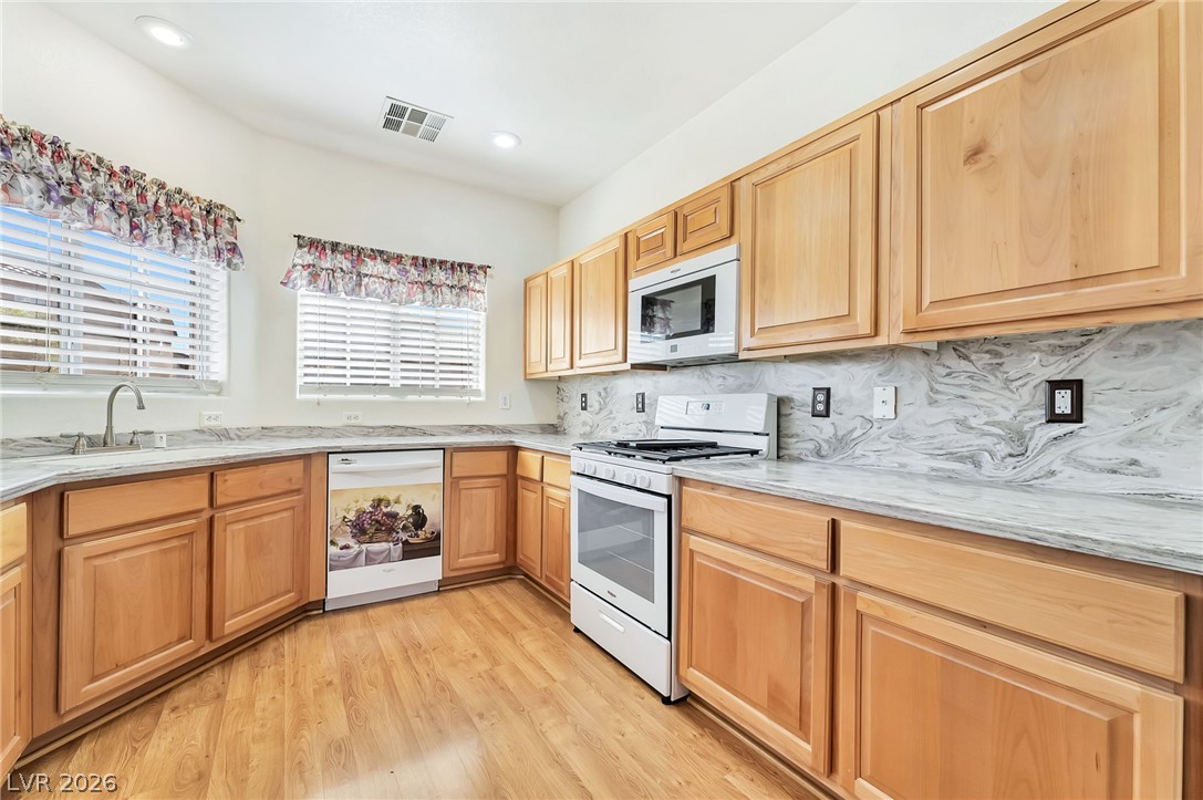5674 Lucky Draw Court Property Photo 4