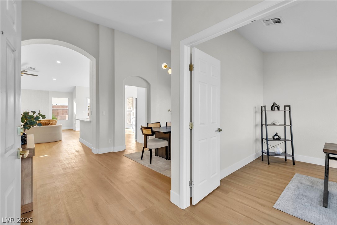 277 Gentle Bay Avenue Property Photo 3