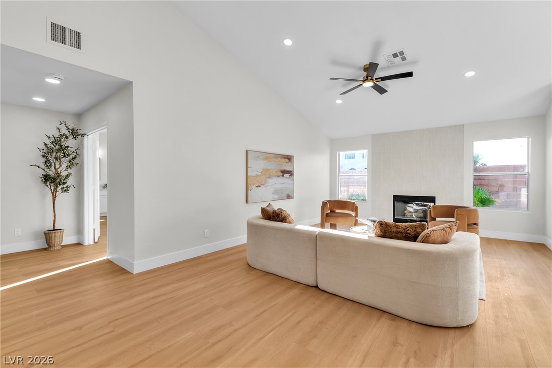277 Gentle Bay Avenue Property Photo 10