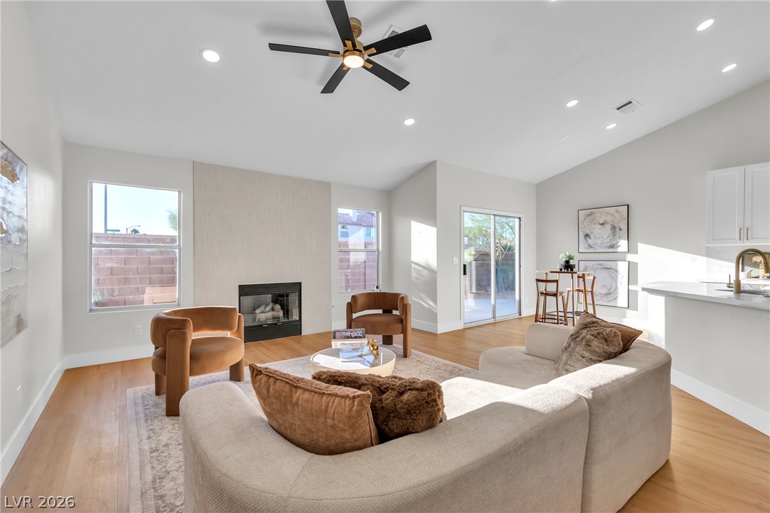 277 Gentle Bay Avenue Property Photo 11
