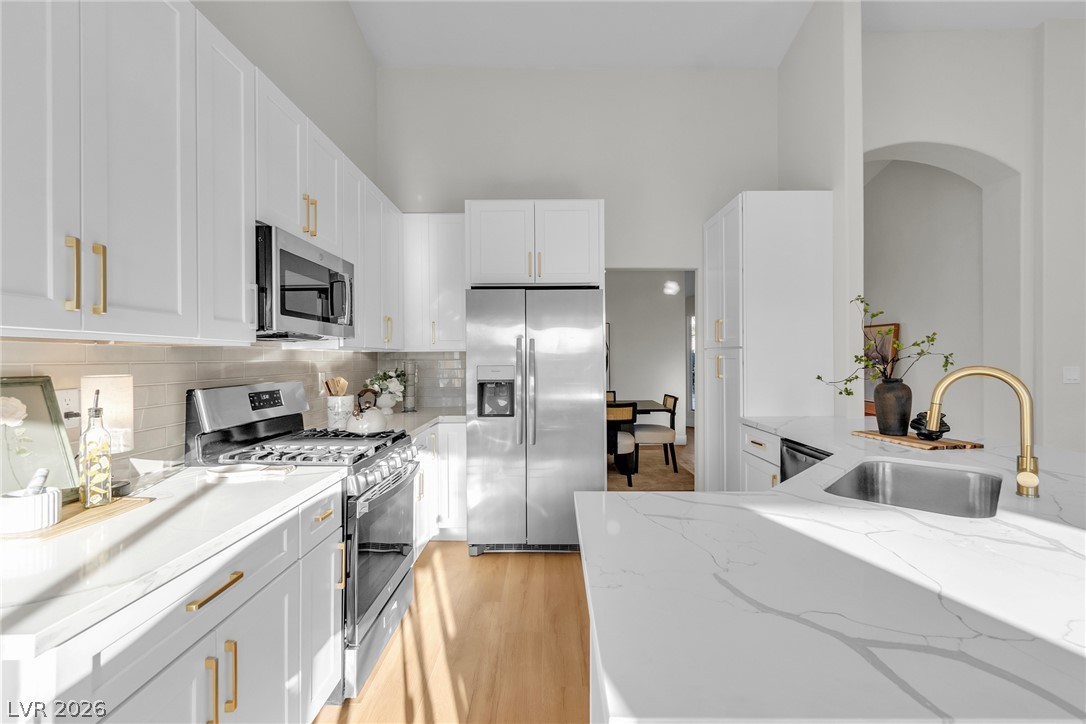 277 Gentle Bay Avenue Property Photo 17
