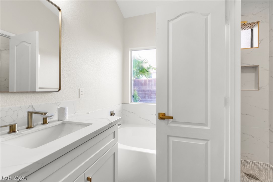 277 Gentle Bay Avenue Property Photo 32