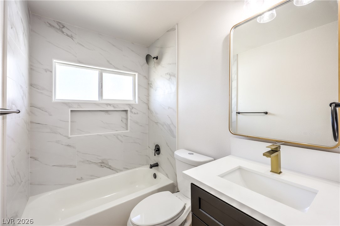 906 Baker Avenue Property Photo 3