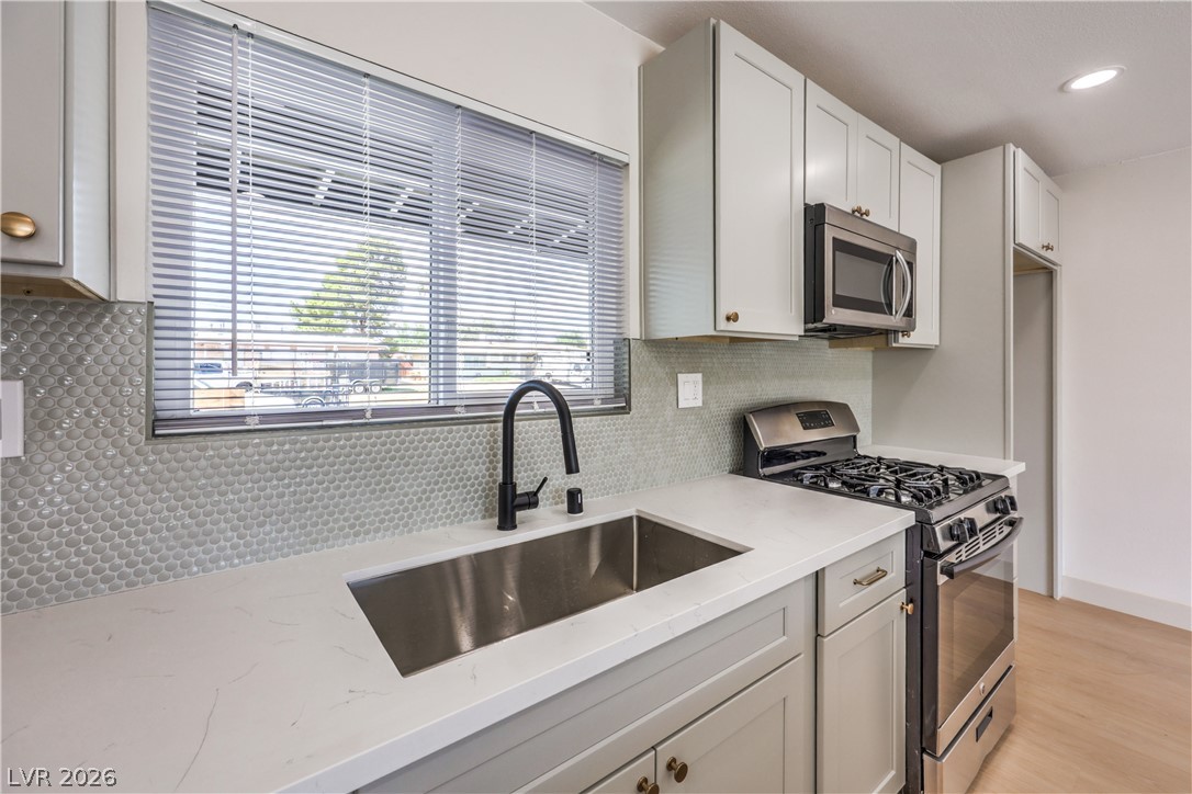 906 Baker Avenue Property Photo 8