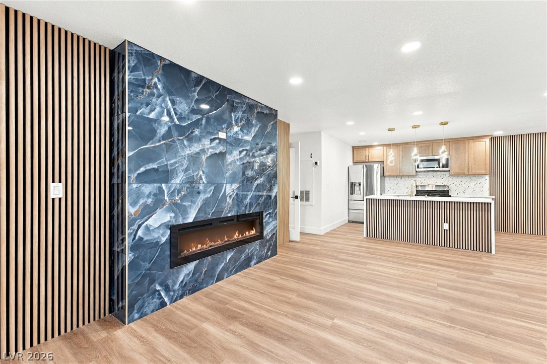 2200 South Fort Apache Road 2011 Property Photo 1