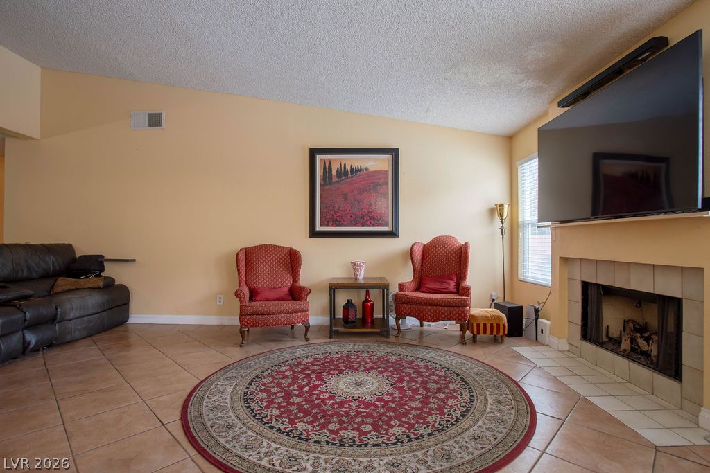 9017 Feather River Court Property Photo 8