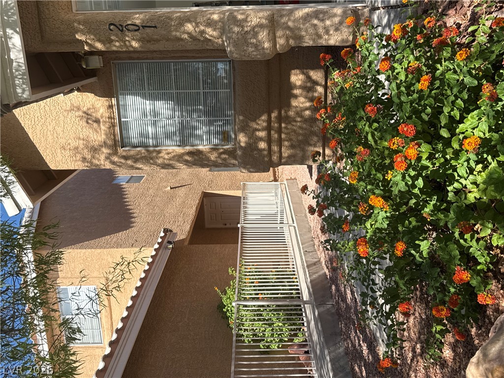 2825066 Property Photo 2