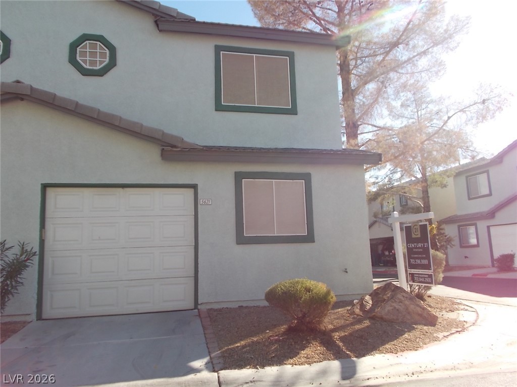 5621 Lago Court Property Photo 2