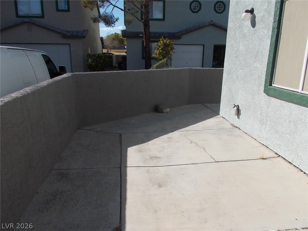 5621 Lago Court Property Photo 4