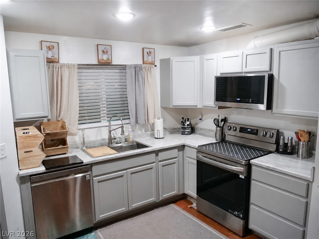 2221 Santa Rosa Drive Property Photo 5