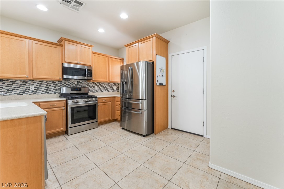 6096 Corbin Avenue Property Photo 12