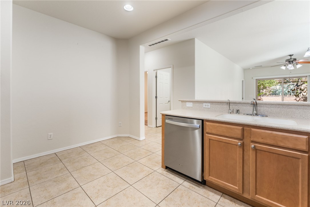 6096 Corbin Avenue Property Photo 16