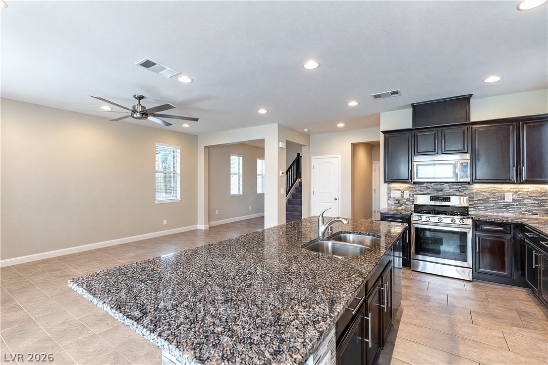 2589 Champagne Topaz Lane Property Photo 1