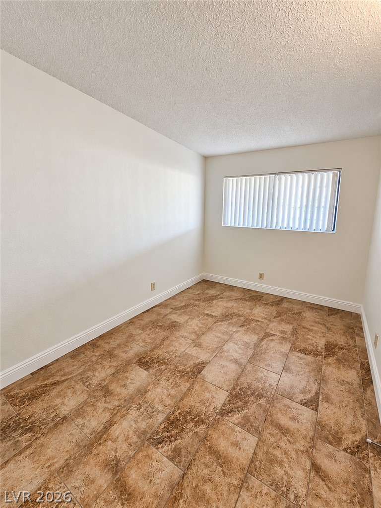 4404 Avondale Avenue Property Photo 5