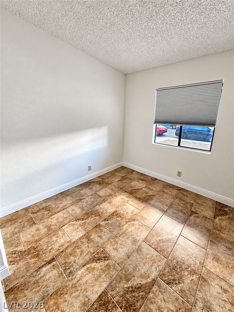4404 Avondale Avenue Property Photo 25