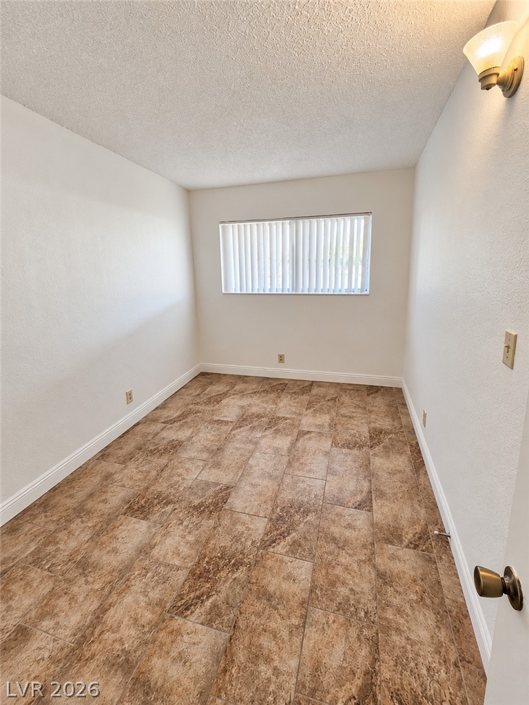 4404 Avondale Avenue Property Photo 31