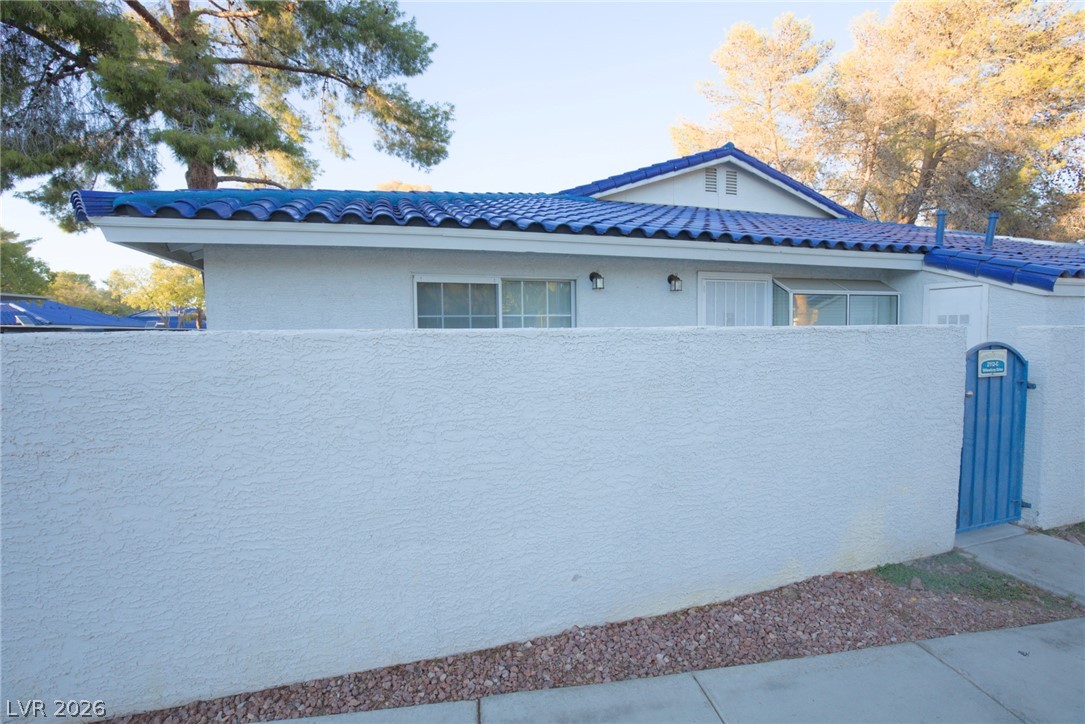 2112 Willowbury Drive C Property Photo 2