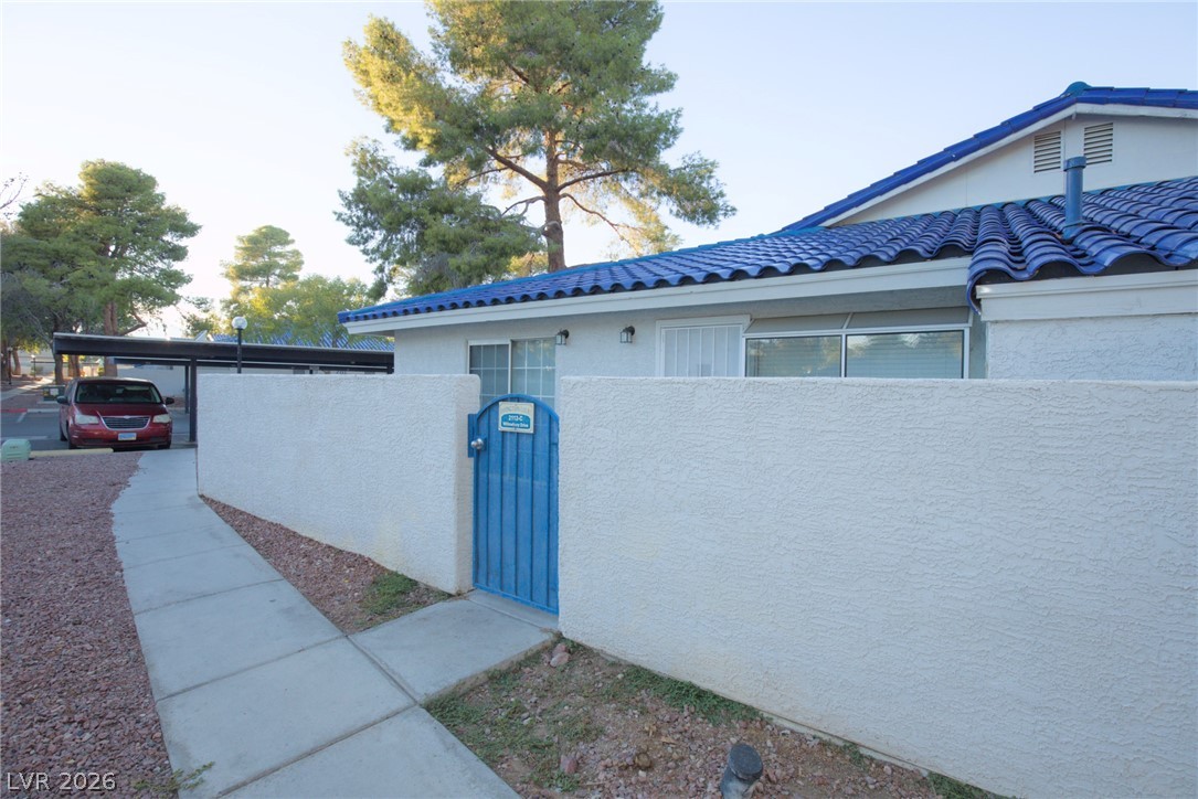 2112 Willowbury Drive C Property Photo 3
