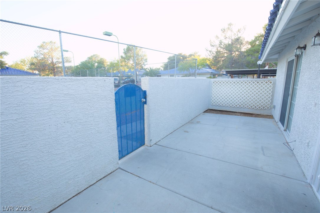 2112 Willowbury Drive C Property Photo 5