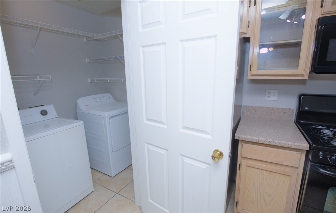 2112 Willowbury Drive C Property Photo 13
