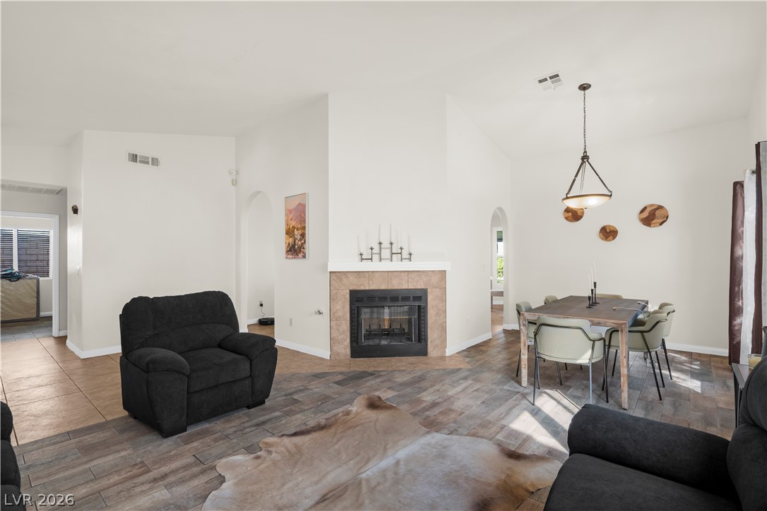 6576 Goldencreek Way Property Photo 5