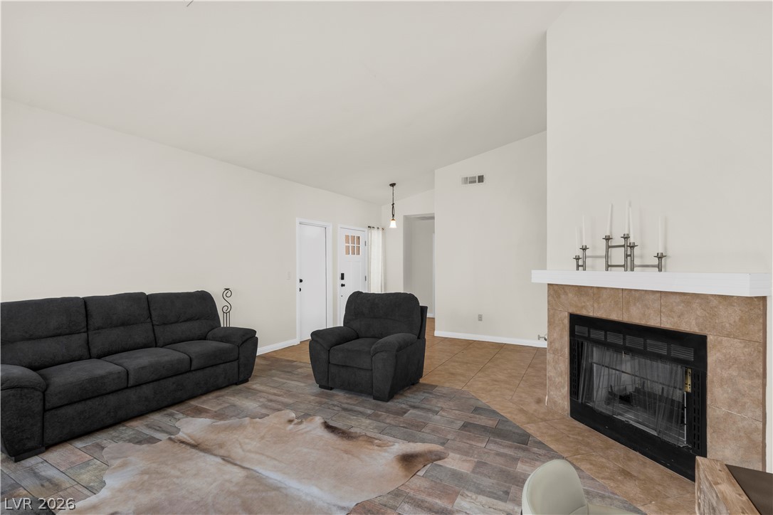 6576 Goldencreek Way Property Photo 6
