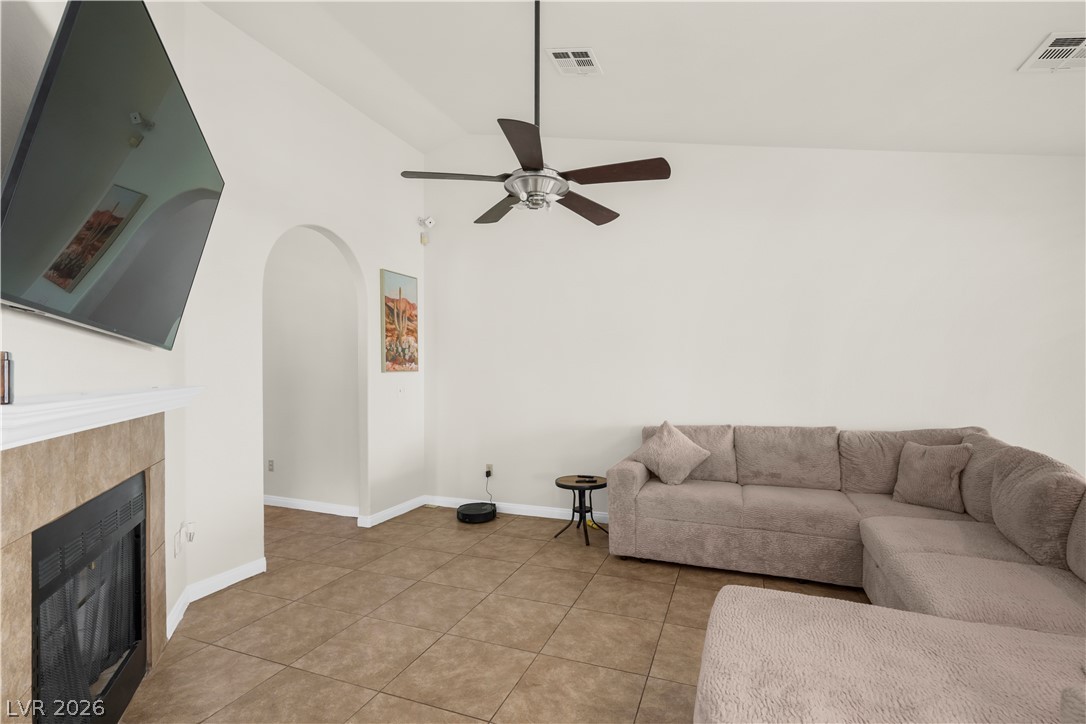 6576 Goldencreek Way Property Photo 9