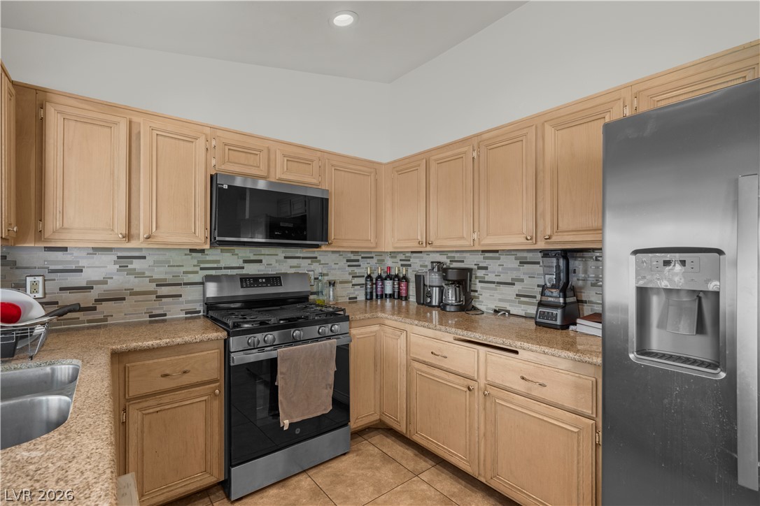 6576 Goldencreek Way Property Photo 13