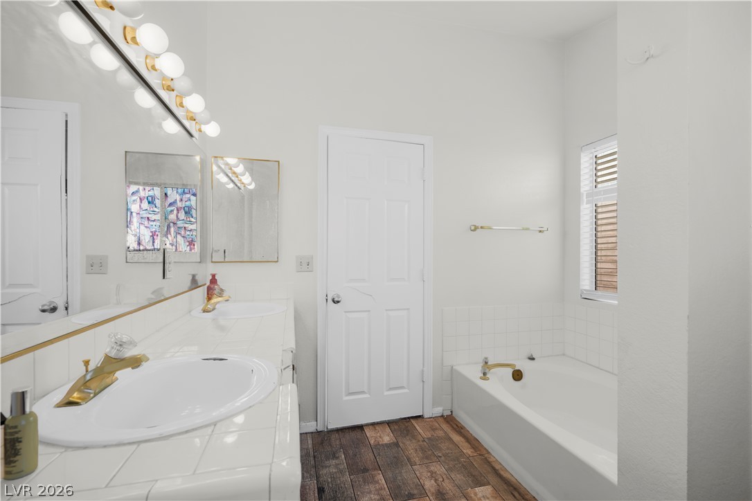 6576 Goldencreek Way Property Photo 18