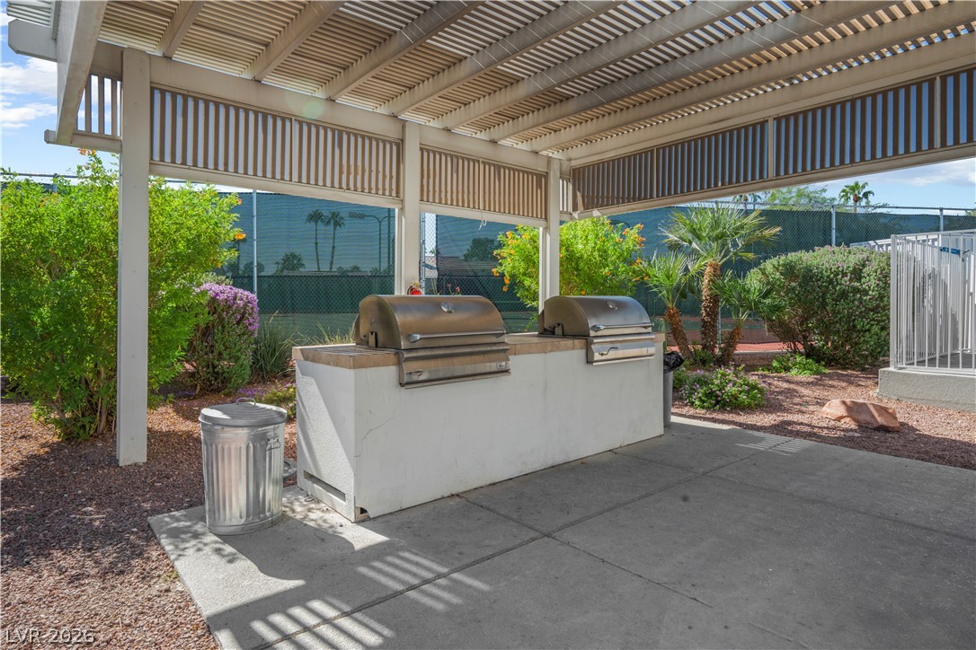 6576 Goldencreek Way Property Photo 35