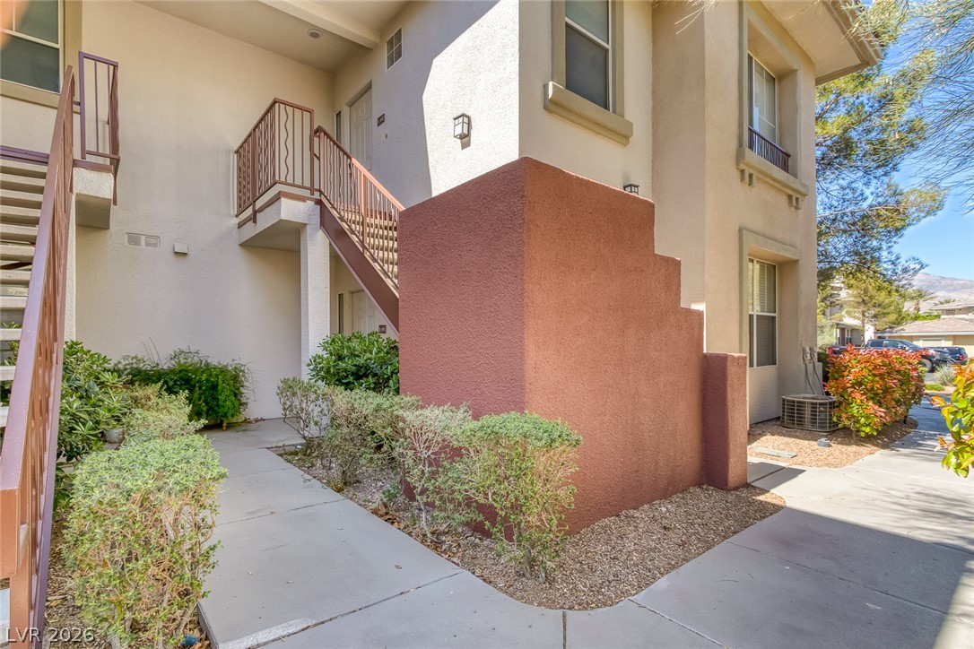 912 Duckhorn Court 103 Property Photo 3