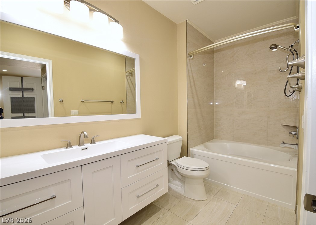 7103 South Durango Drive 204 Property Photo 10
