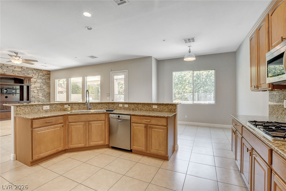 2411 Winter Cliffs Street Property Photo 20
