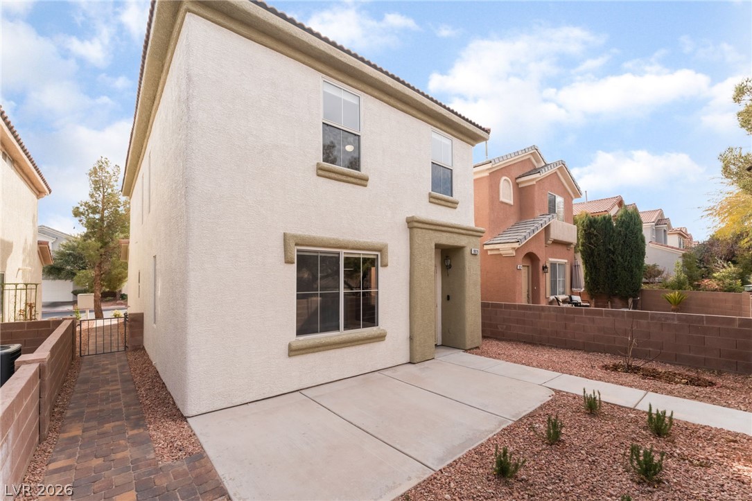 9920 Via Delores Avenue Property Photo 3