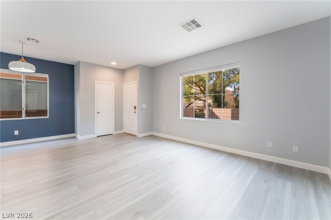 9920 Via Delores Avenue Property Photo 6