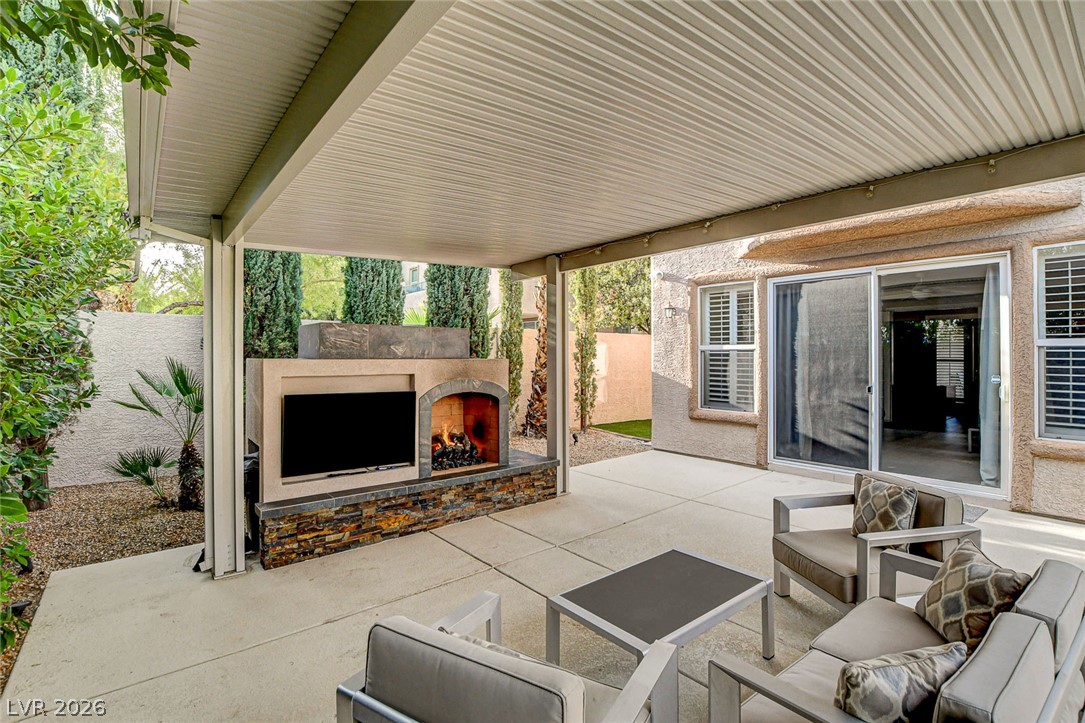 10671 Capesthorne Way Property Photo 5