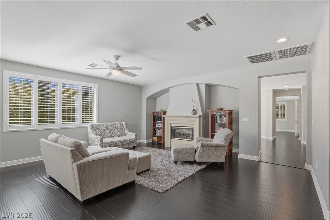 10671 Capesthorne Way Property Photo 6
