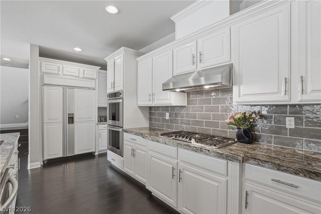10671 Capesthorne Way Property Photo 8