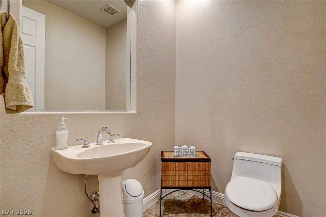 10671 Capesthorne Way Property Photo 14