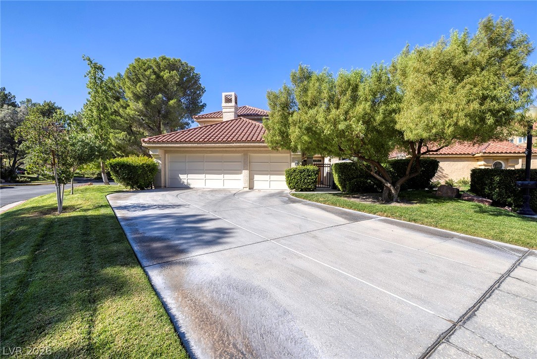 7402 Mission Hills Drive Property Photo 3