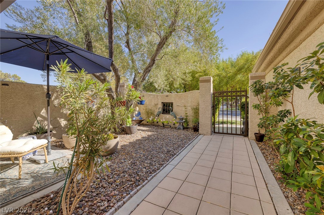 7402 Mission Hills Drive Property Photo 7