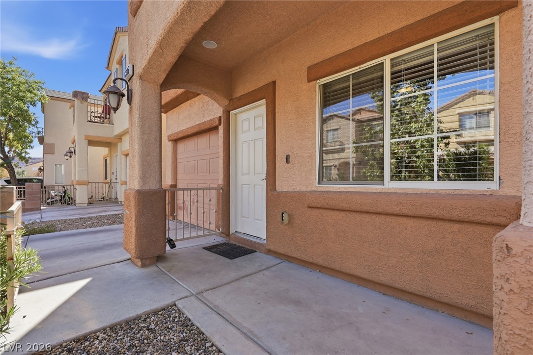 6335 Cheval Lake Way Property Photo 3