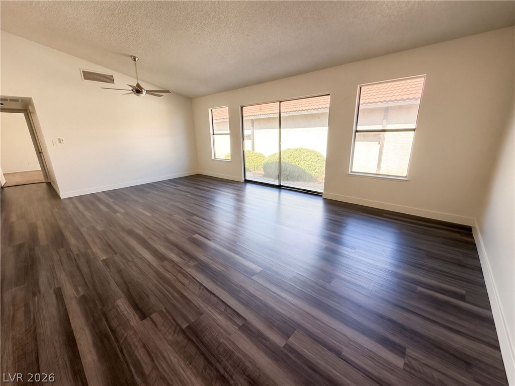3924 Applecrest Street Property Photo 3