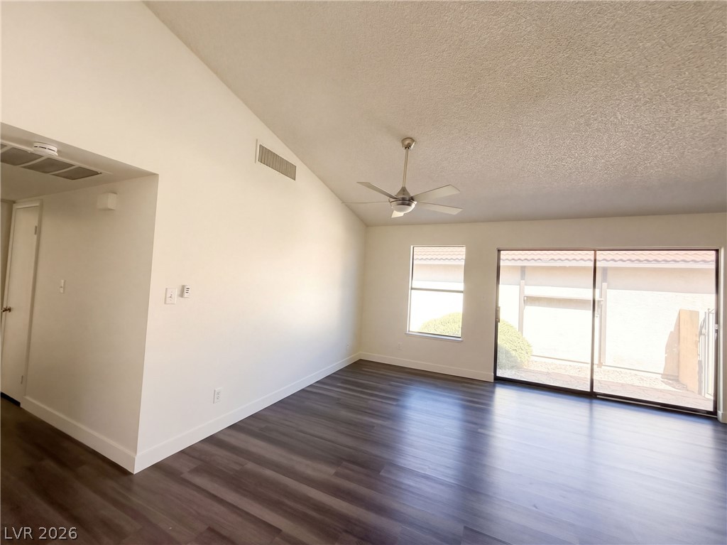 3924 Applecrest Street Property Photo 10