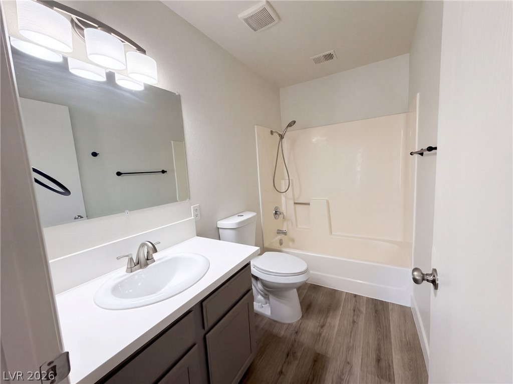 3924 Applecrest Street Property Photo 13