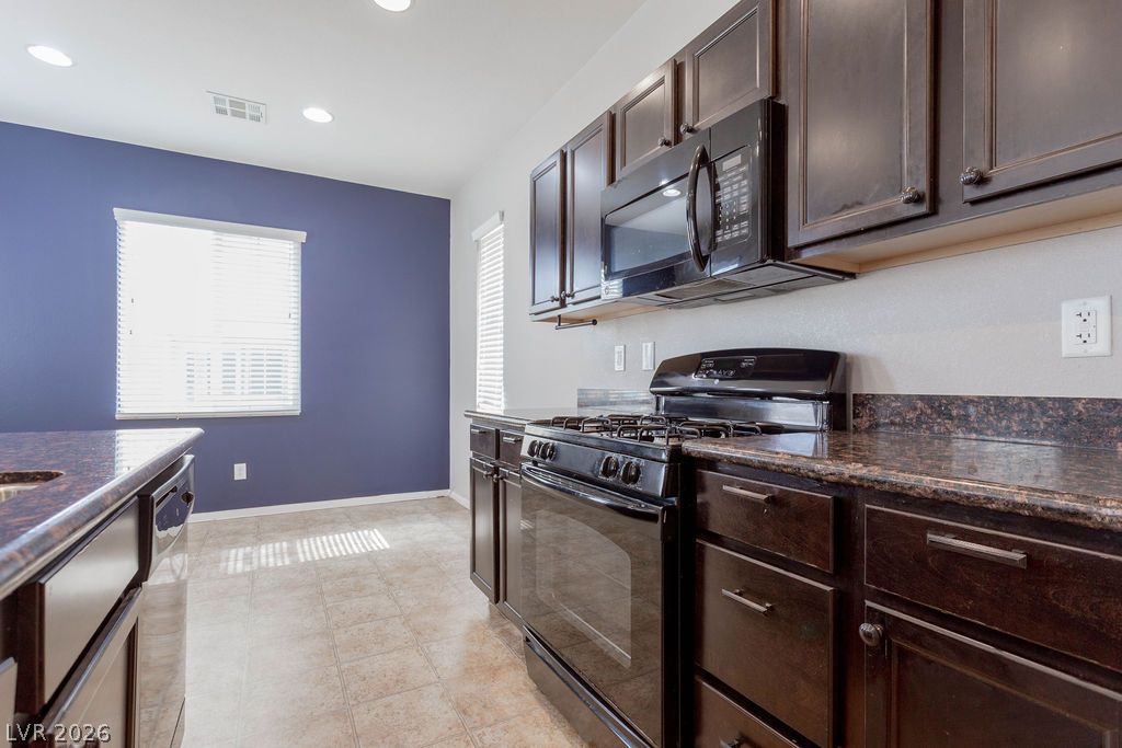 9820 November Rain Street Property Photo 32