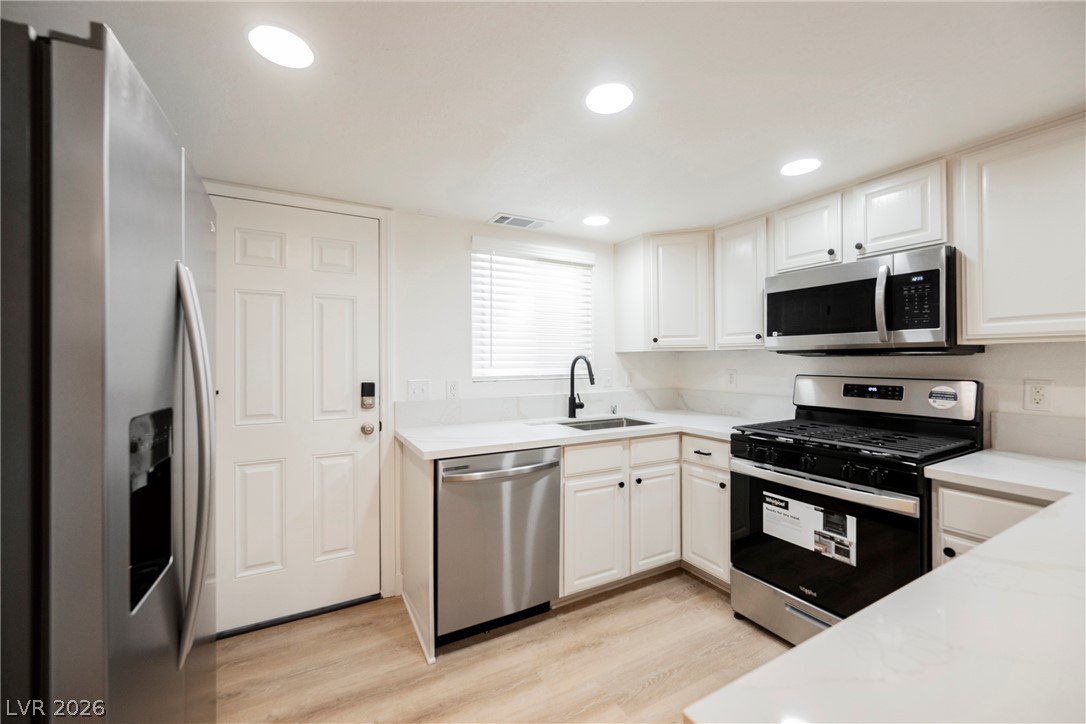 454 Sellers Place Property Photo 4